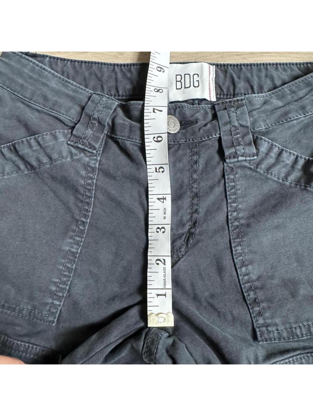 ੈ✩‧₊˚y2k style black lowrise bootcut cargo jeans - Picture 7 of 8